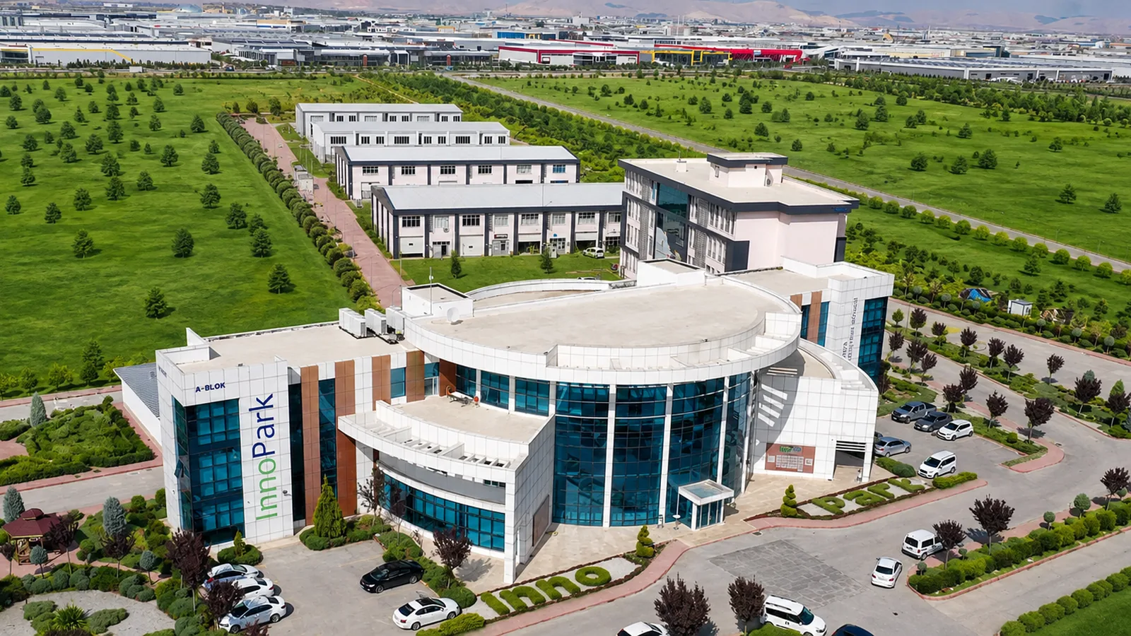 InnoPark yerleşkesinin havadan görünümü; Konya OSB sınırları içinde tek kampüs